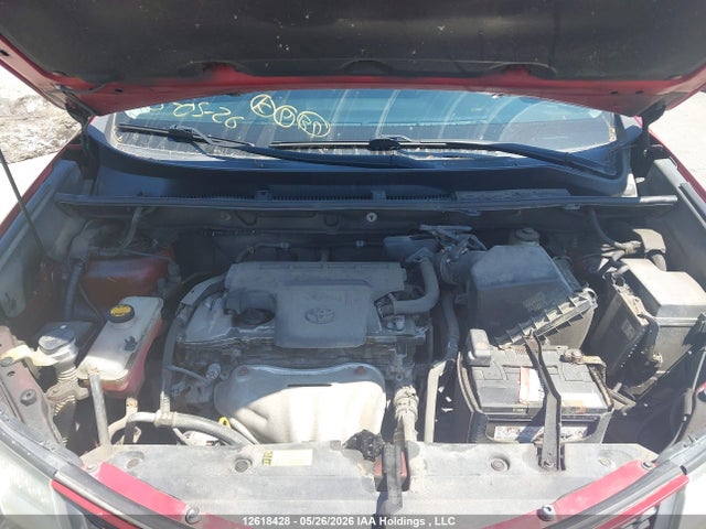 12618428 :رقم المزاد ، 2T3BFREV4FW321768 vin ، 2015 Toyota Rav4 مزاد بيع
