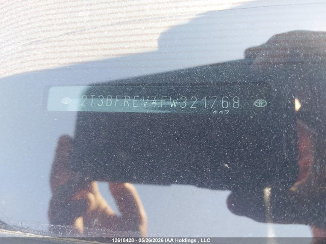 12618428 :رقم المزاد ، 2T3BFREV4FW321768 vin ، 2015 Toyota Rav4 مزاد بيع