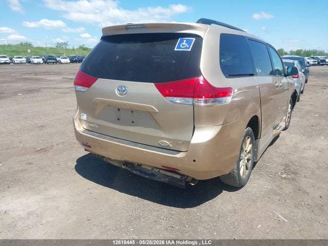 2013 Toyota Sienna Xle V6 მანქანა იყიდება აუქციონზე, vin: 5TDYK3DCXDS331495, აუქციონის ნომერი: 12618445