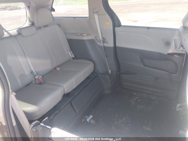 2013 Toyota Sienna Xle V6 მანქანა იყიდება აუქციონზე, vin: 5TDYK3DCXDS331495, აუქციონის ნომერი: 12618445