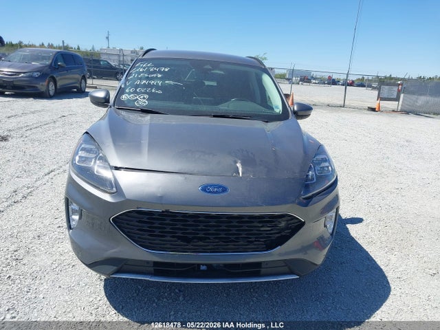 1FMCU9J93MUA74994 Ford Escape Titanium