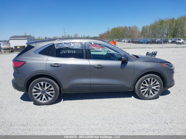 1FMCU9J93MUA74994 Ford Escape Titanium
