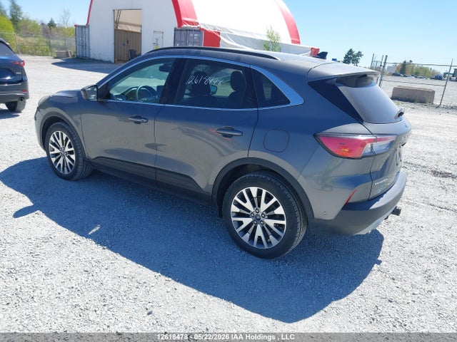 1FMCU9J93MUA74994 Ford Escape Titanium