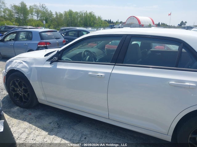 12618487 :رقم المزاد ، 2C3CCASG2NH260055 vin ، 2022 Chrysler 300 Touring L مزاد بيع