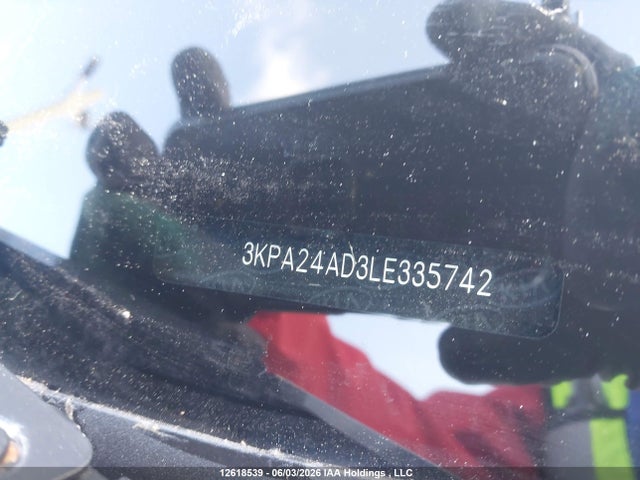 2020 Kia Rio მანქანა იყიდება აუქციონზე, vin: 3KPA24AD3LE335742, აუქციონის ნომერი: 12618539