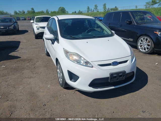 12618561 :رقم المزاد ، 3FADP4EJ6DM206406 vin ، 2013 Ford Fiesta Se مزاد بيع