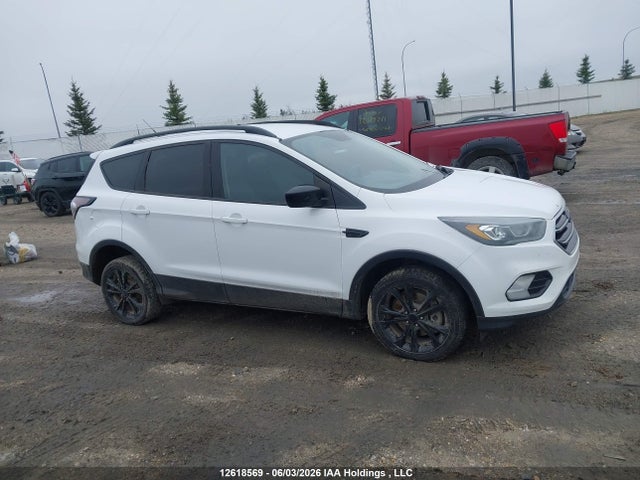 2017 Ford Escape Se მანქანა იყიდება აუქციონზე, vin: 1FMCU9G98HUE80413, აუქციონის ნომერი: 12618569