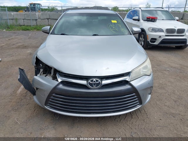 12618620 :رقم المزاد ، 4T1BF1FK7HU372327 vin ، 2017 Toyota Camry Le/xle/se/xse مزاد بيع