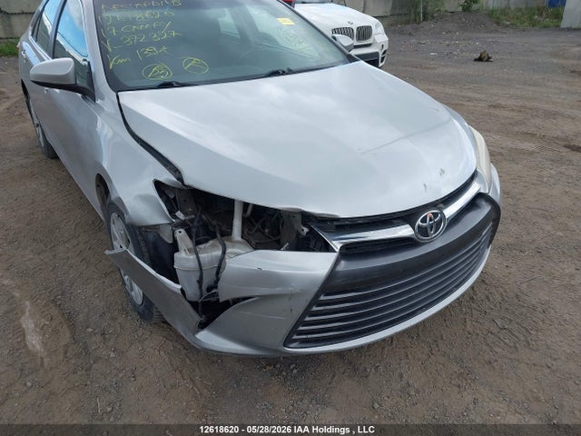 12618620 :رقم المزاد ، 4T1BF1FK7HU372327 vin ، 2017 Toyota Camry Le/xle/se/xse مزاد بيع