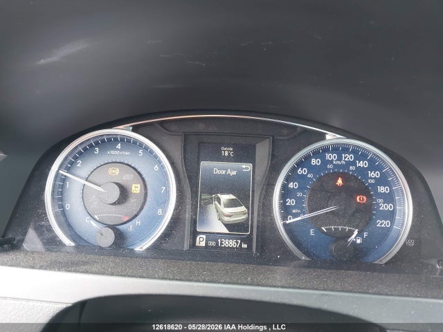 12618620 :رقم المزاد ، 4T1BF1FK7HU372327 vin ، 2017 Toyota Camry Le/xle/se/xse مزاد بيع