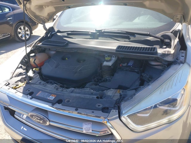 12618640 :رقم المزاد ، 1FMCU0J95HUD87451 vin ، 2017 Ford Escape Titanium مزاد بيع