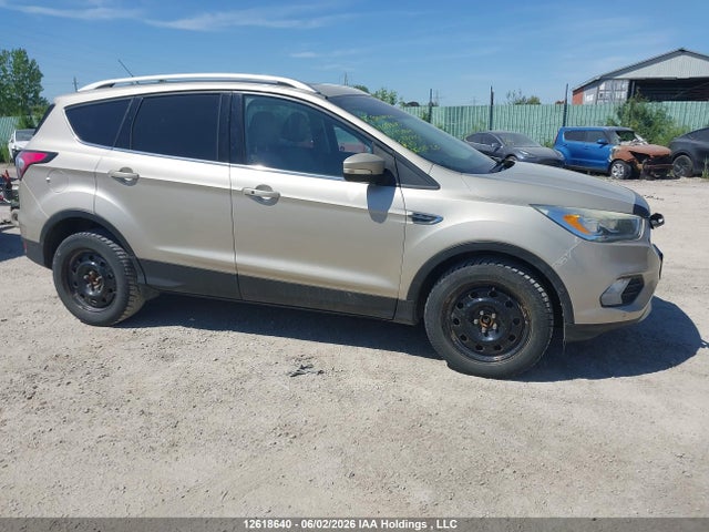 12618640 :رقم المزاد ، 1FMCU0J95HUD87451 vin ، 2017 Ford Escape Titanium مزاد بيع