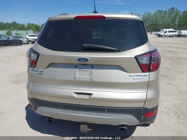 12618640 :رقم المزاد ، 1FMCU0J95HUD87451 vin ، 2017 Ford Escape Titanium مزاد بيع