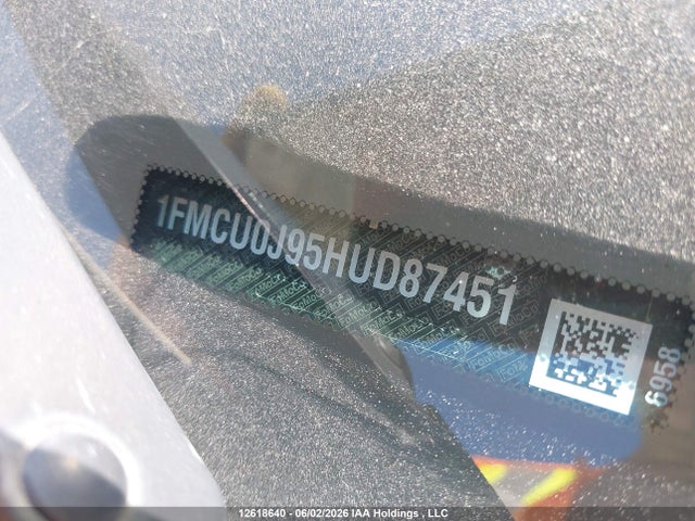 12618640 :رقم المزاد ، 1FMCU0J95HUD87451 vin ، 2017 Ford Escape Titanium مزاد بيع