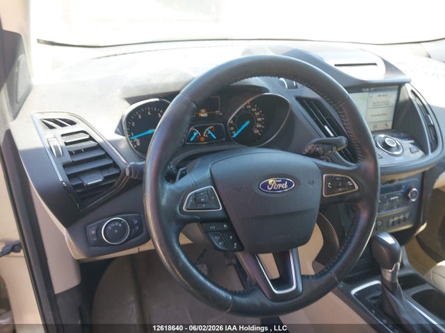 12618640 :رقم المزاد ، 1FMCU0J95HUD87451 vin ، 2017 Ford Escape Titanium مزاد بيع