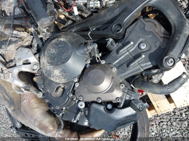 Yamaha FZ09 2017 JYARN53NXHA000229 Image 8