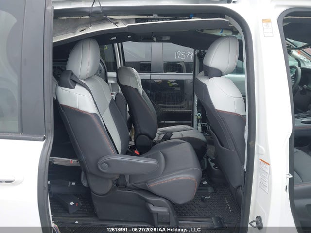 5TDGSKFC6RS138593 Toyota Sienna Le/xse/limited/platinum