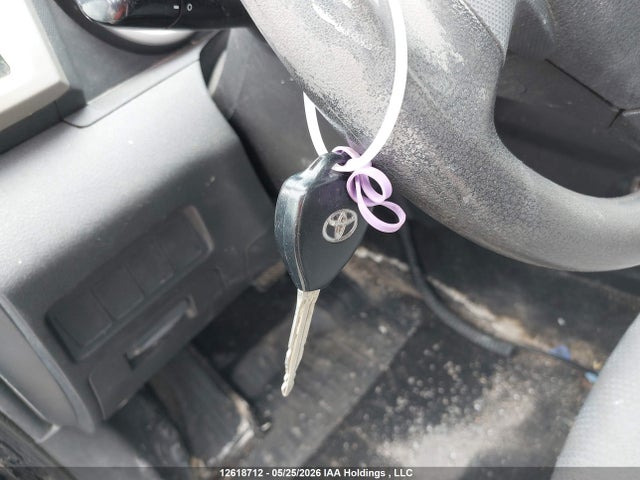12618712 :رقم المزاد ، 2T1KU4EE1AC399940 vin ، 2010 Toyota Matrix مزاد بيع
