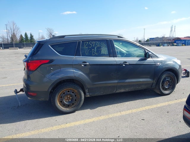 1FMCU9H97KUB67746 Ford ESCAPE SEL