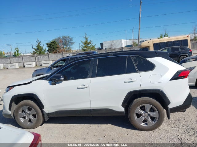 2023 Toyota Rav4 Xse მანქანა იყიდება აუქციონზე, vin: 2T35WRFV4PW169942, აუქციონის ნომერი: 12618749