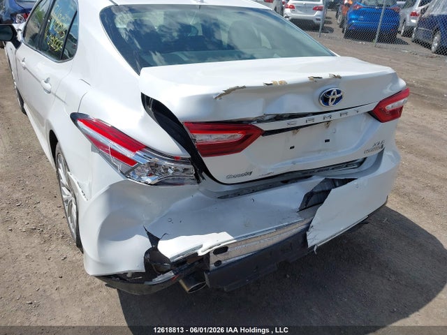 12618813 :رقم المزاد ، 4T1B21HK6JU001237 vin ، 2018 Toyota Camry Hybrid Xle مزاد بيع