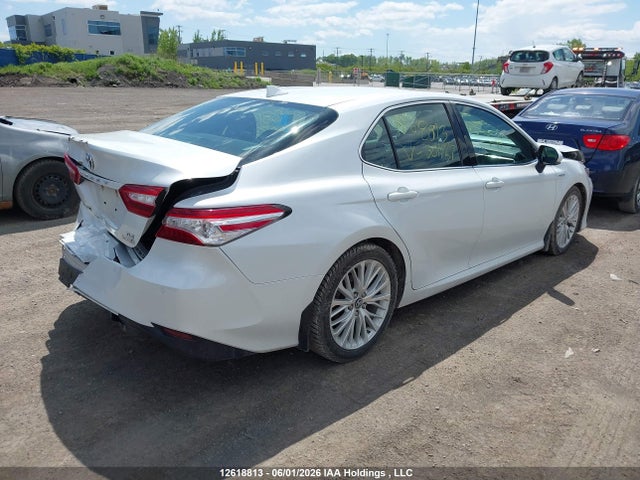 12618813 :رقم المزاد ، 4T1B21HK6JU001237 vin ، 2018 Toyota Camry Hybrid Xle مزاد بيع