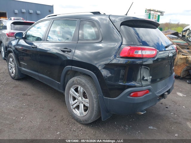 1C4PJMAB8GW191922 Jeep Cherokee Sport
