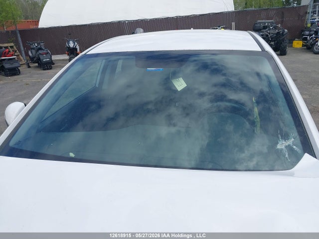 KMHD84LFXJU558932 Hyundai ELANTRA GL