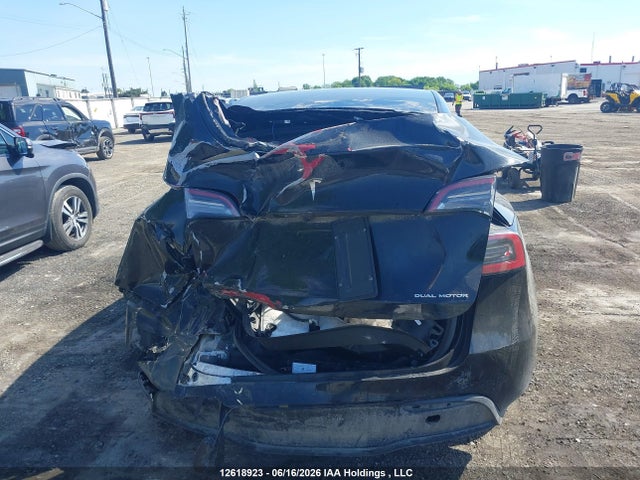 Tesla Model Y Long Range 2024 7SAYGAEE3RF023136 Image 16