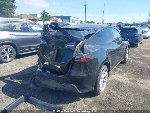 Tesla Model Y Long Range 2024 7SAYGAEE3RF023136 Image 4