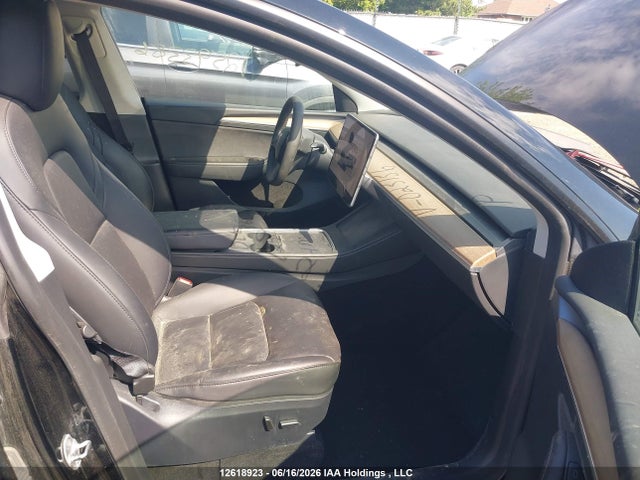 Tesla Model Y Long Range 2024 7SAYGAEE3RF023136 Image 5