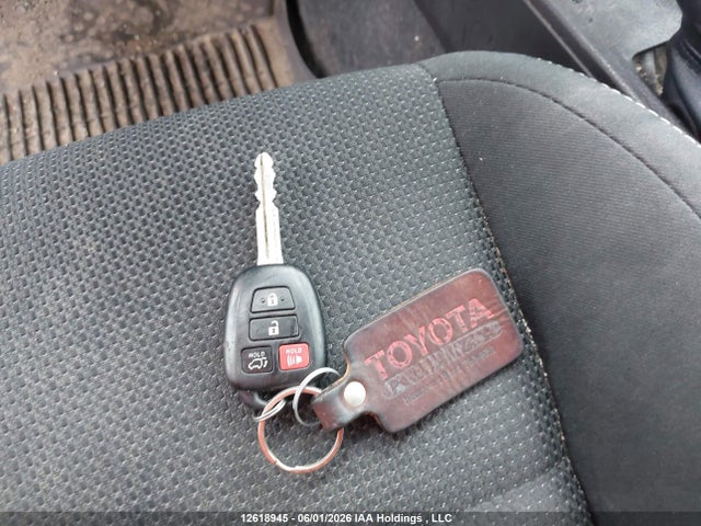 Продажа на аукционе авто 2017 Toyota Rav4 Xle, vin: 2T3RFREV5HW689930, номер лота: 12618945