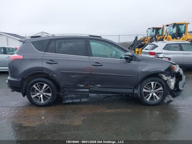 Продажа на аукционе авто 2017 Toyota Rav4 Xle, vin: 2T3RFREV5HW689930, номер лота: 12618945