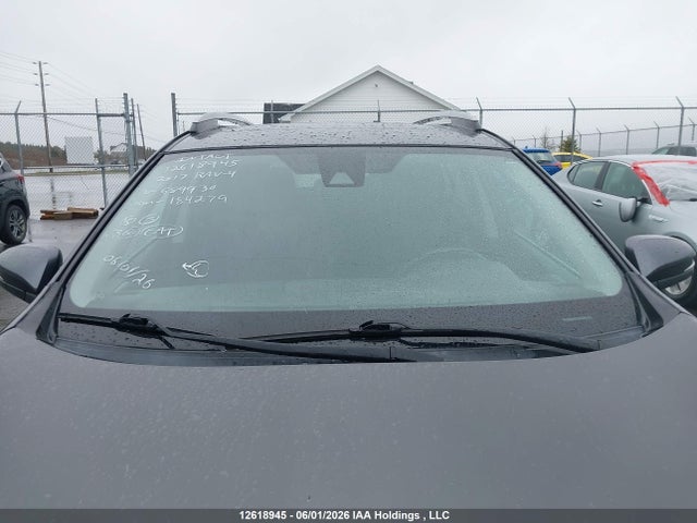 Продажа на аукционе авто 2017 Toyota Rav4 Xle, vin: 2T3RFREV5HW689930, номер лота: 12618945