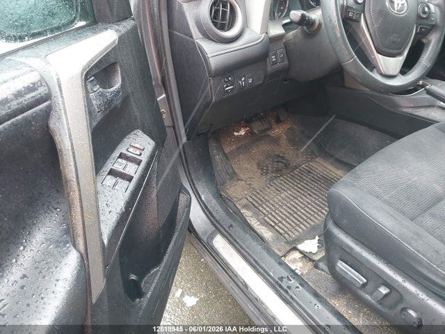 Продажа на аукционе авто 2017 Toyota Rav4 Xle, vin: 2T3RFREV5HW689930, номер лота: 12618945