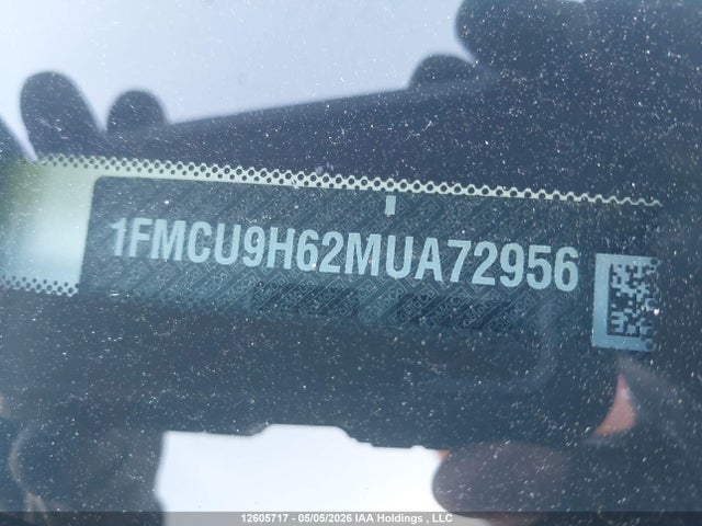 1FMCU9H62MUA72956 Ford ESCAPE SEL