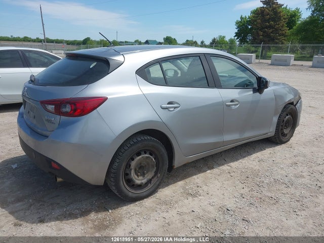 JM1BM1K77E1105715 Mazda Mazda3 Gx-sky
