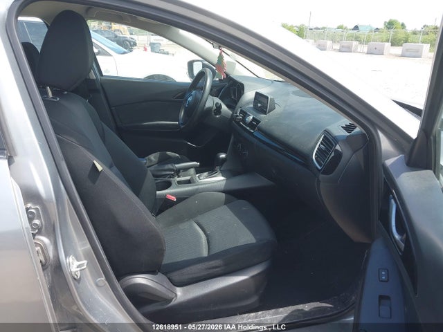 JM1BM1K77E1105715 Mazda Mazda3 Gx-sky