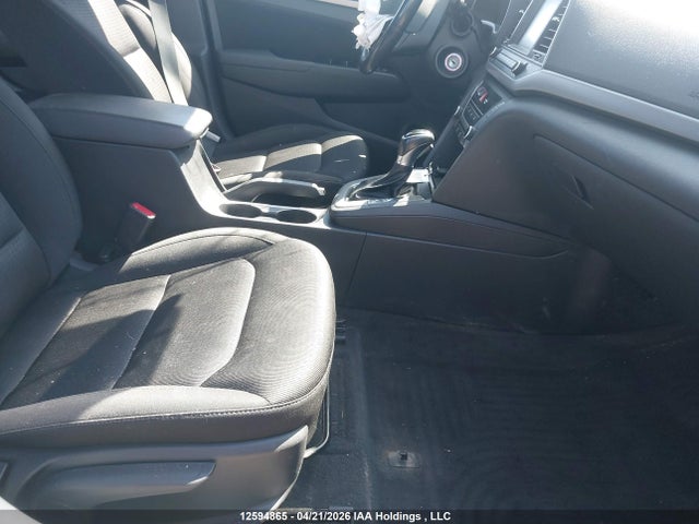 KMHD84LFXJU515949 Hyundai ELANTRA GL