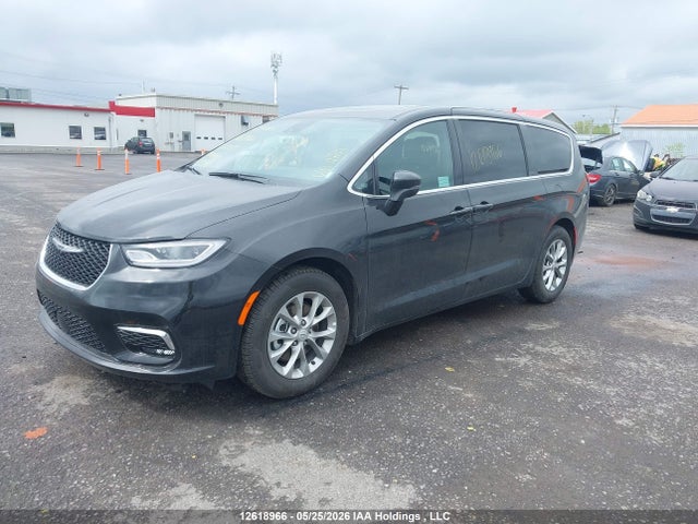 Chrysler Pacifica Limited 2026 2C4RC1GG9TR269275 Image 2