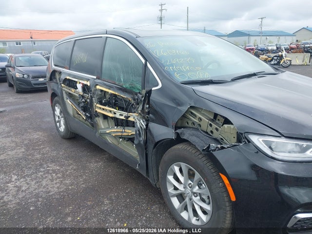 Chrysler Pacifica Limited 2026 2C4RC1GG9TR269275 Image 6
