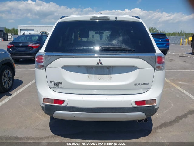 12618993 :رقم المزاد ، JA4JZ3AX0FZ600796 vin ، 2015 Mitsubishi Outlander Se مزاد بيع