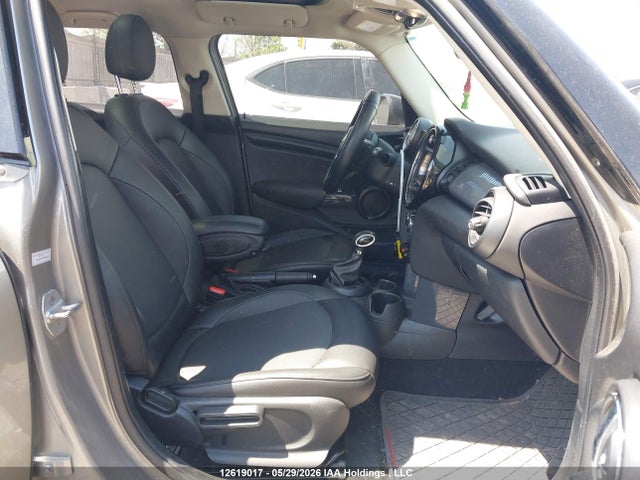 Mini 5 Door Cooper 2017 WMWXU1C50H2E19160 Image 5