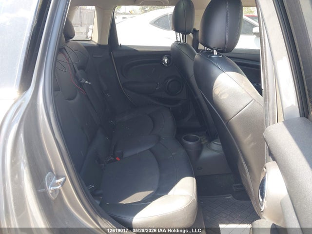Mini 5 Door Cooper 2017 WMWXU1C50H2E19160 Image 8