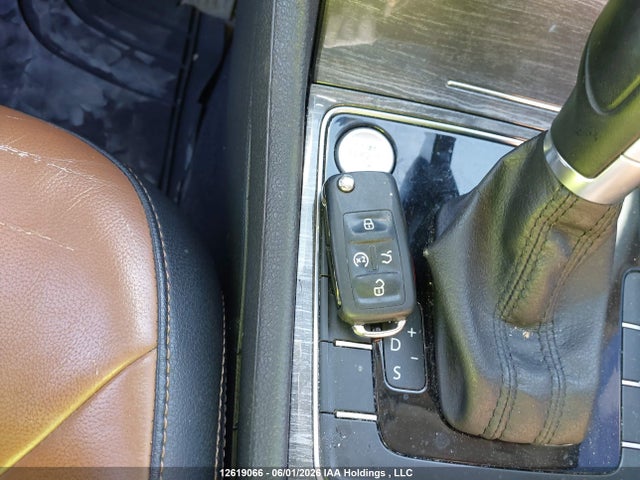 12619066 :رقم المزاد ، 1VWCM7A34HC080302 vin ، 2017 Volkswagen Passat Sel Premium مزاد بيع