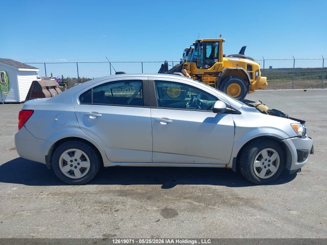 1G1JA5SH4F4215215 Chevrolet SONIC LS