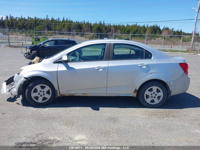 1G1JA5SH4F4215215 Chevrolet SONIC LS