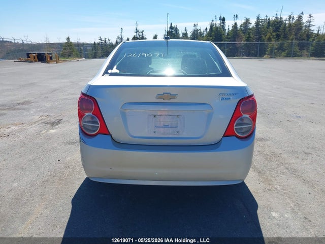 1G1JA5SH4F4215215 Chevrolet SONIC LS
