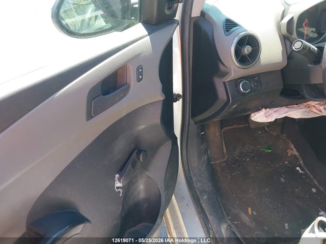1G1JA5SH4F4215215 Chevrolet SONIC LS