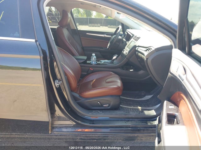 12613115 :رقم المزاد ، 3FA6P0T93FR250024 vin ، 2015 Ford Fusion Se مزاد بيع
